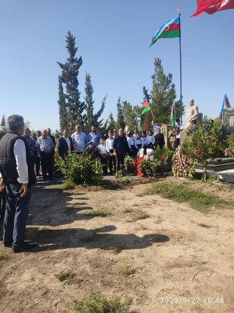 Bayram müəllim: Şəhidlər ölməz, vətən bölünməz!