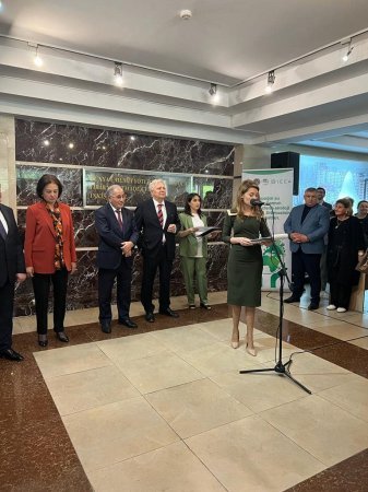 Pəri Paşayeva vəzifəsini şərəflə yerinə yetirir