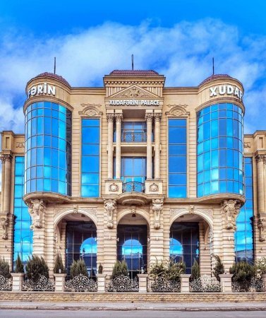 Bizim üçün müştərilərimizin hər birinin razı qalması çox vacibdir -  Buna görə də sarayımızda xidmət səviyyəsini hər zaman ən yüksəkdə saxlayırıq