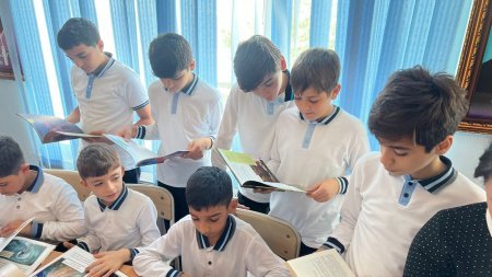 Şirvan şəhər Elçin İmanov adına 10 nömrəli tam orta məktəbin direktoru Arif Əliyev peşəkarlığı və qayğıkeşliyi ilə seçilən insandır