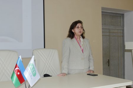 Vidadi Nəzərov insanlara maksimum diqqət və qayğıyla yanaşır, onların problemlərini həll edərək, onların dövlətimizə və Prezidentimizə inamını artırır!