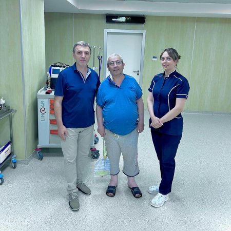 Tibb üzrə fəlsəfə doktoru elmi dərəcəsinə sahibi Laparoskopik və Bariatrik Cərrah Op.Dr. Aslan Abdulla