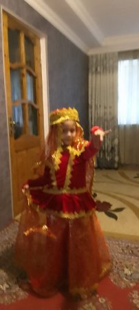 Lalələr rəqs qrupunun ən kiçik rəqqası Lətifə İbrahimli