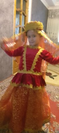 Lalələr rəqs qrupunun ən kiçik rəqqası Lətifə İbrahimli