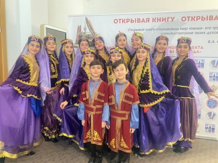 "Lalələr" rəqs qrupu öz gözəl rəqsləriylə tədbirdə  rəqs etmiş və  Azərbaycanın milli rəqslərin nümayiş etmişdilər