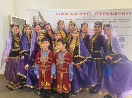 "Lalələr" rəqs qrupu öz gözəl rəqsləriylə tədbirdə  rəqs etmiş və  Azərbaycanın milli rəqslərin nümayiş etmişdilər