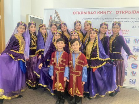 "Lalələr" rəqs qrupu öz gözəl rəqsləriylə tədbirdə  rəqs etmiş və  Azərbaycanın milli rəqslərin nümayiş etmişdilər