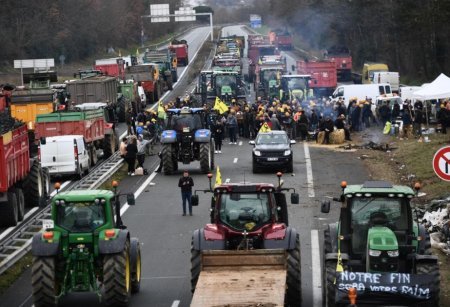 Fermerlər Fransanı İspaniyaya birləşdirən yolu bağlayacaqlar