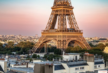 Eyfel qülləsini ziyarət haqqı artırılır