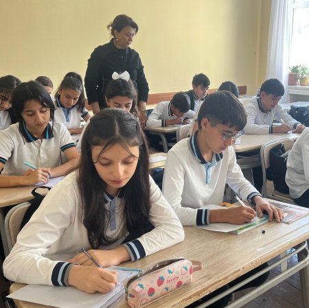 Bərdə şəhər F.M.Muradov adına 7nömrəli tam orta məktəbində təhsil yüksək səviyyədədir