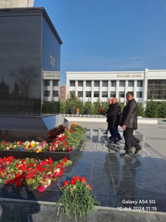 Pəhlivan Qarayev – Təhsildə Fədakarlıq və İdarəetmədə Uğurun Simvolu