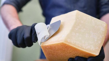 Bərdədə Xeyirxahlıq Nümunəsi: İldırım Müəllimin Pendir Sexi