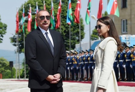 Razim müəllim: “Mehriban Əliyeva: Azərbaycanın müasir qadın simvolu və humanizmin nümunəsi”